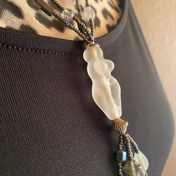 💕Vintage💕 Handmade Goddess Necklace - Picture 2 of 7